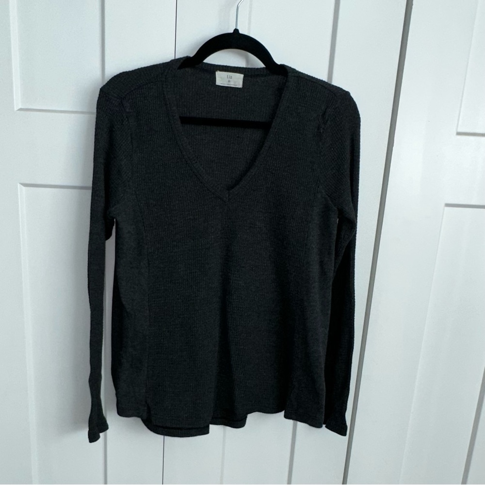 Anthropologie t.la dark grey waffle shirt/sweater - medium